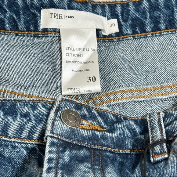 TNR High Rise Crop The Mom Jean Sz 30 Distressed Blue - Picture 6 of 8